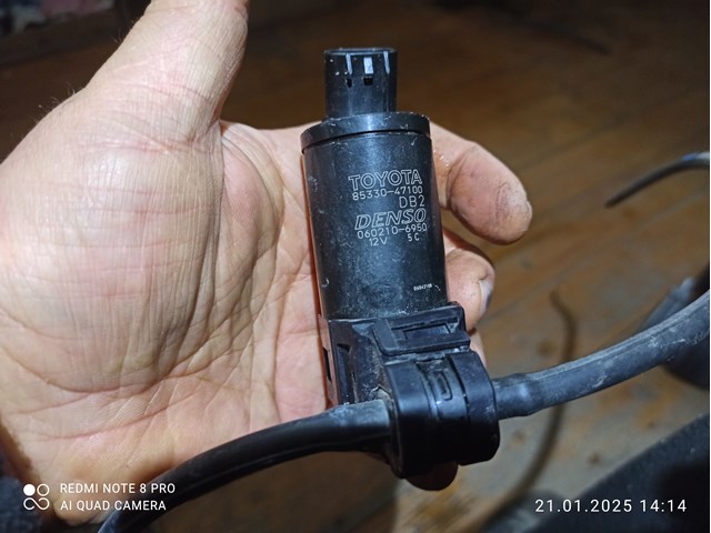 Моторчик омивача переднього скла 8533047100 TOYOTA