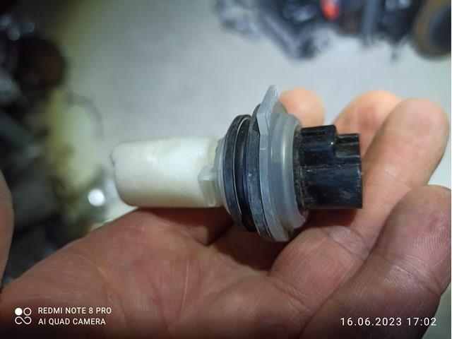 Датчик рівня бачка склоомивача 8539730400 TOYOTA