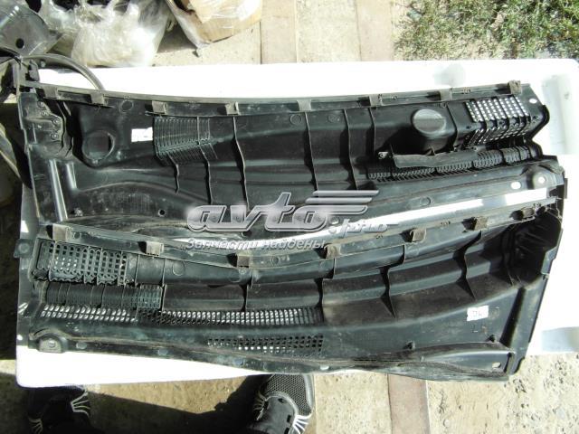 Водостік лобового скла, жабо 861602F001 HYUNDAI