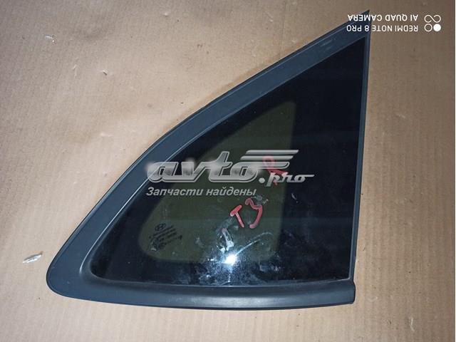 Скло кузова/багажного відсіку, праве 87820D3010 HYUNDAI