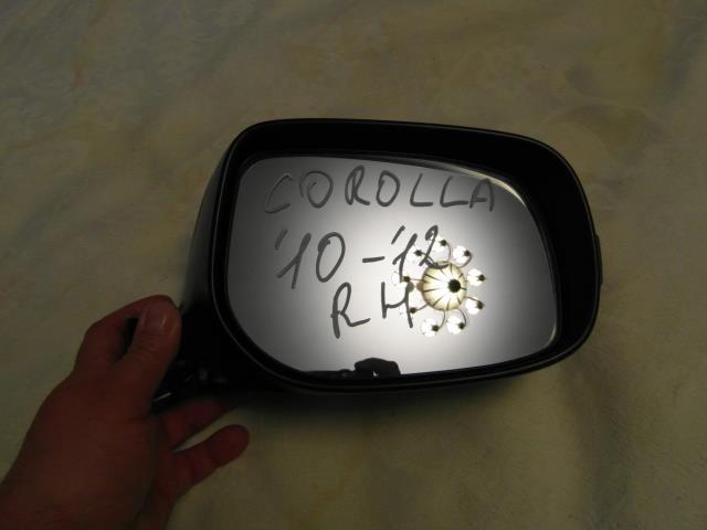 Corolla правый зеркальный элемент 8793144340