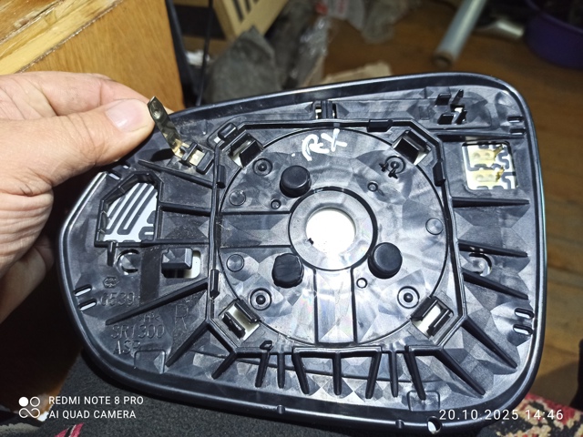 Дзеркальний елемент правий 8793178050 TOYOTA