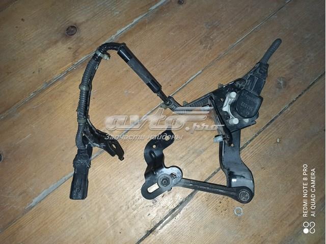 Датчик рівня положення кузова, задній правий 8940748060 TOYOTA