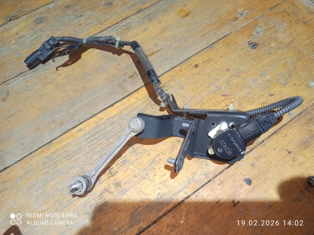 Датчик рівня положення кузова, задній правий 8940748061 TOYOTA