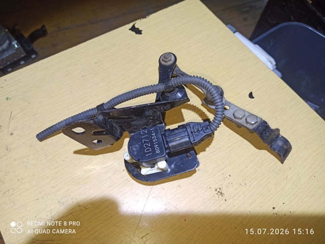 Датчик рівня положення кузова, задній правий 8940760031 TOYOTA