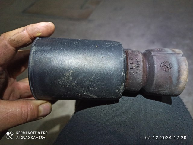 Пильник амортизатора переднього 8K0412137A VAG