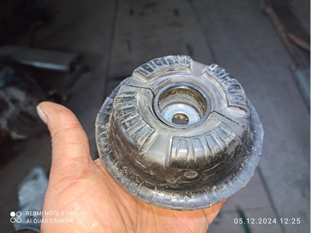 Опора стійки амортизатора переднього 8K0412377C PORSCHE