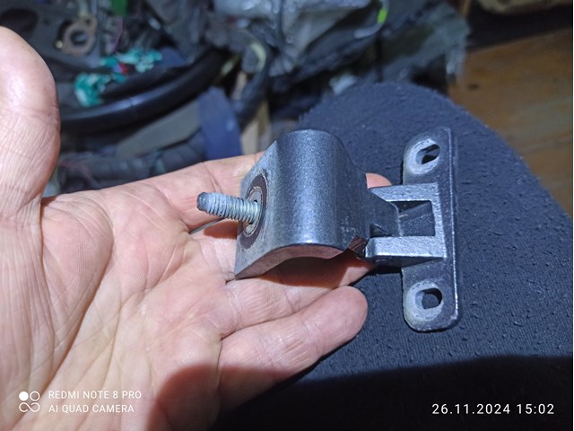 Петля багажника 8U0827299A PORSCHE