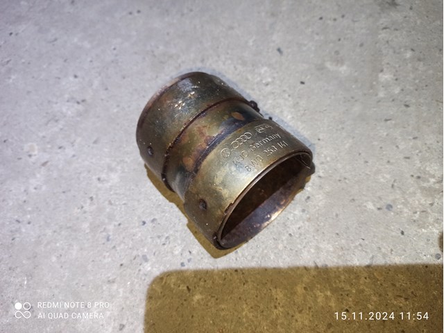 З'єднувач вихлопної передній 8W0253141 VAG