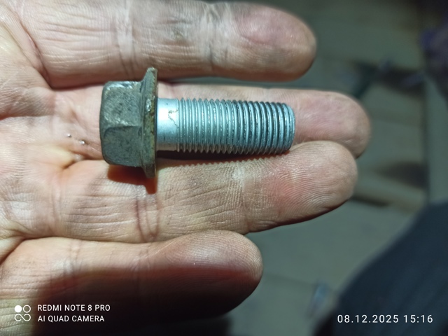 Болт супорта 9010512208 TOYOTA