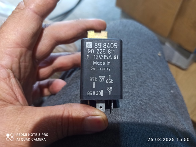 Реле паливного насоса 90225811 GM