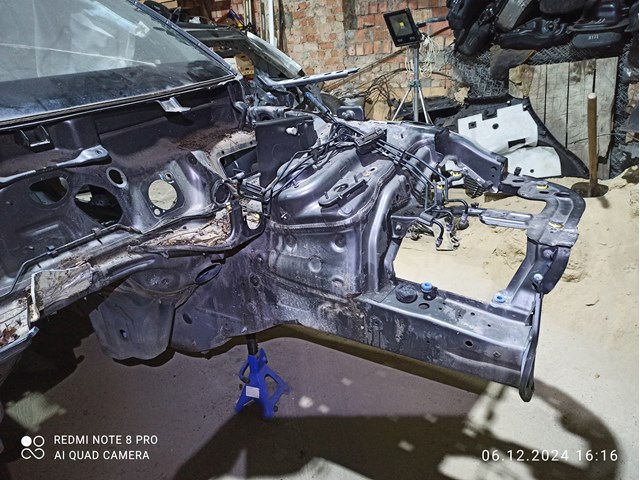 Чверть передня ліва 95B803103YGRV PORSCHE