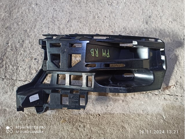 Кронштейн бампера заднього, правий 95B807572 PORSCHE