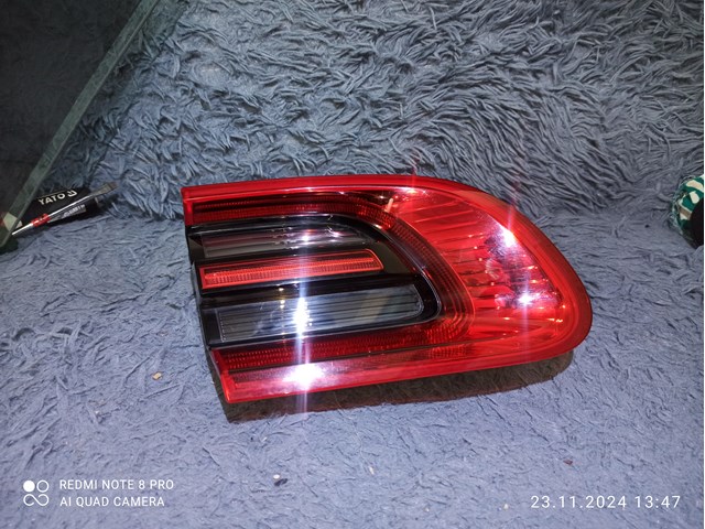 Задня ліва внутрішня фара 95B945093G PORSCHE