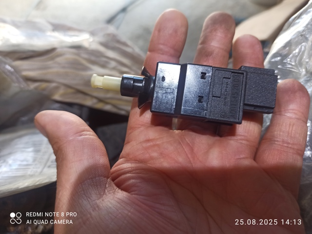 Датчик педалі гальма A0015452009 MERCEDES