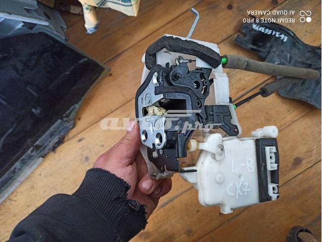 Замок задньої двері, лівої EH1473310E MAZDA