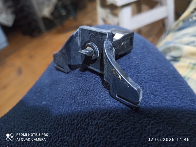 Лічинка замка паливного бака MR303200 MITSUBISHI