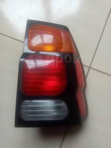 Задній правий стоп MR496374 MITSUBISHI