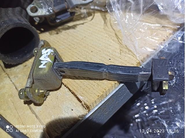 Обмежувач відкриття дверей, задній MR503536 MITSUBISHI