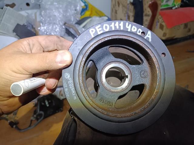 Демпферний шків колінвала PE0111400A MAZDA