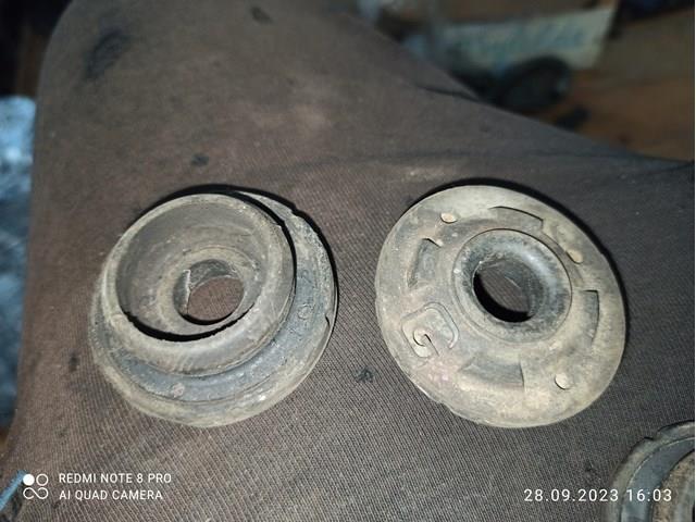Подушка радіатору нижня SH0115202A MAZDA