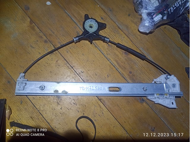 Склопідйомник задніх правих дверей TD1172590A MAZDA