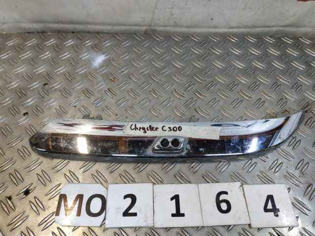 Переднє ліве ікло бампера 04805939AA CHRYSLER