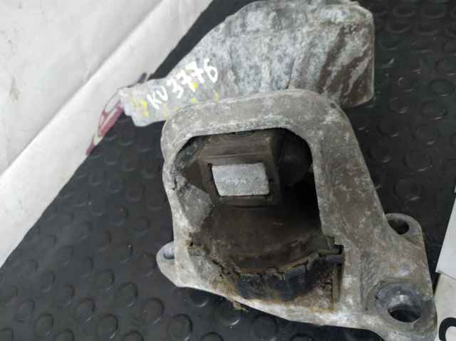 Права опора двигуна 112100019R RENAULT