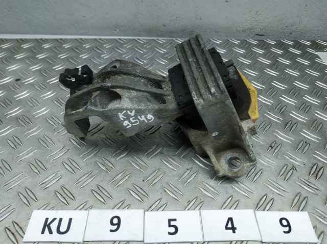 Подушка (опора) двигуна, права нижня 112100021R RENAULT