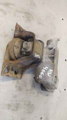 Подушка (опора) двигуна, передня 112109U000 NISSAN