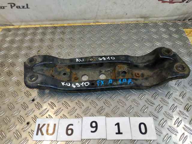 Кріплення кпп 113101CB0A NISSAN