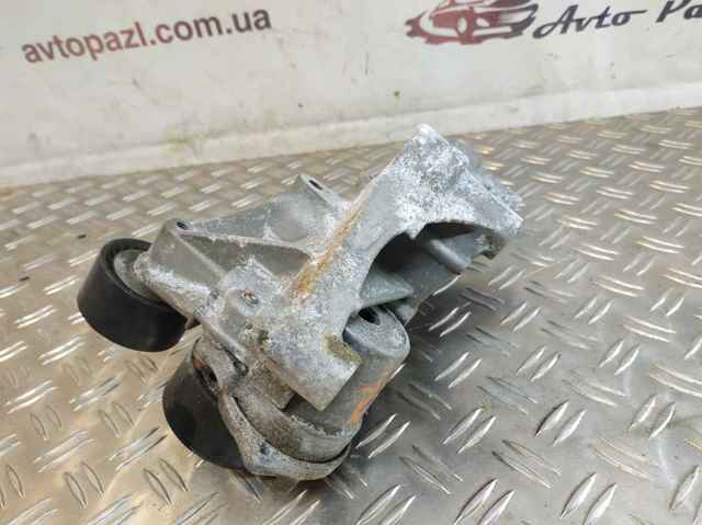 Кронштейн кріплення генератора 117105124R RENAULT