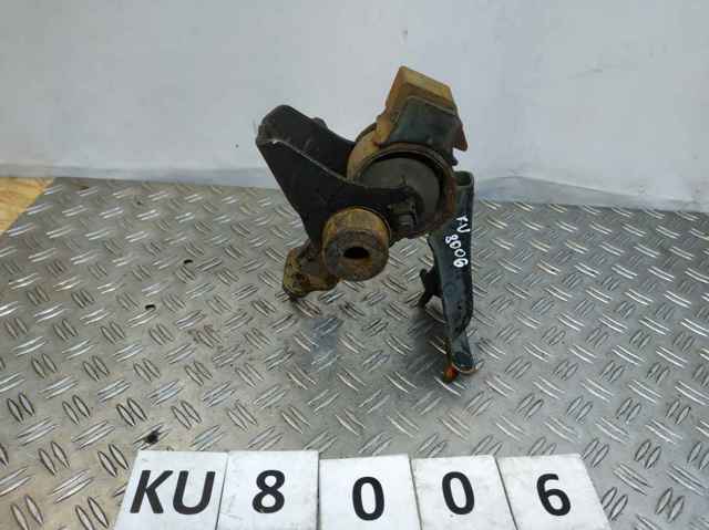 Задня подушка двигуна 123710R010 TOYOTA