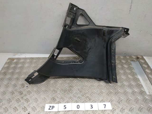 Праве кріплення переднього бампера 12G807884 VAG