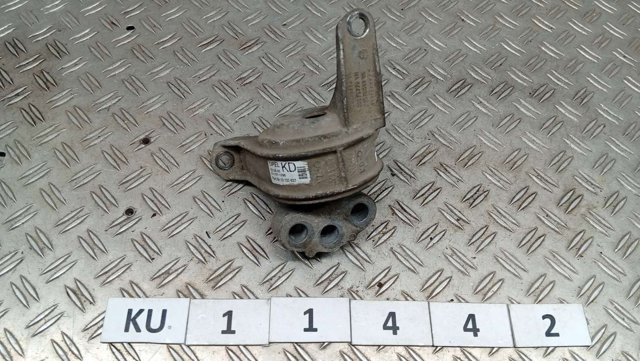 Права подушка двигуна 13125637 GM