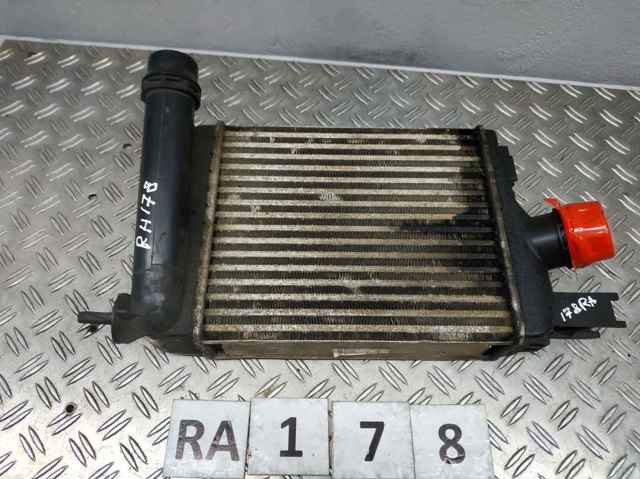 Радіатор интеркуллера 144967634R RENAULT