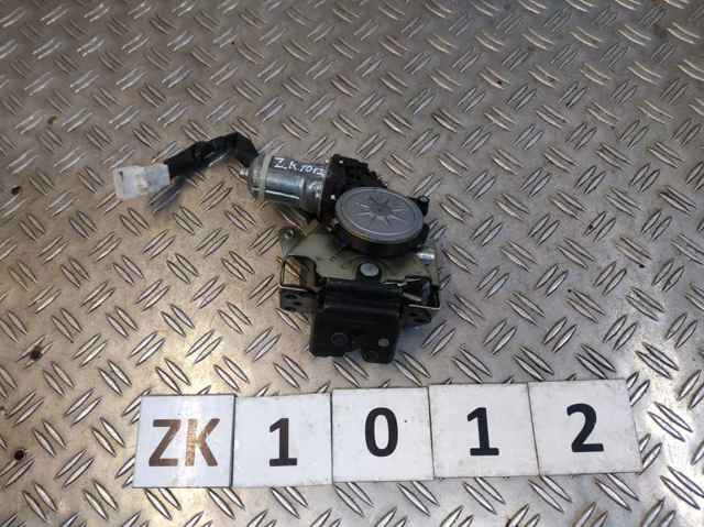 Замок дверей багажника Toyota RAV4 IV