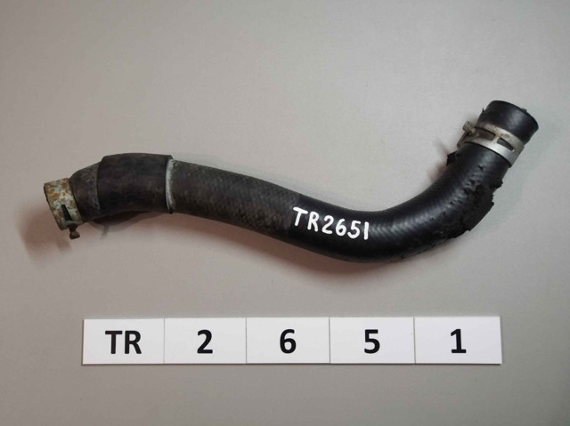 Патрубок системи охолодження 1657128230 TOYOTA