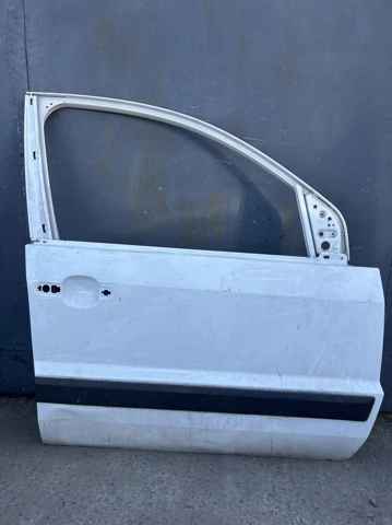 Пасажирські передні двері 1692547 FORD