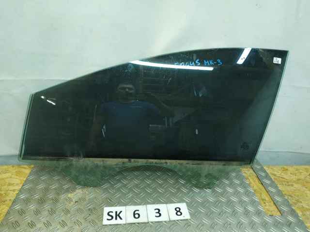 Скло водійських дверей 1742302 FORD