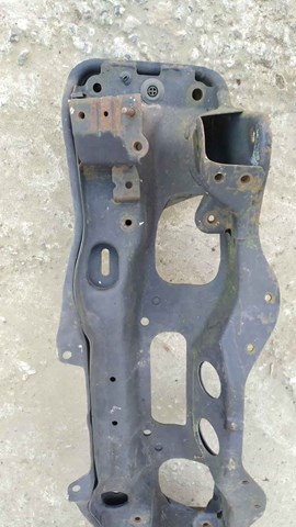 Підрамник передньої підвіски 20101AG050 SUBARU