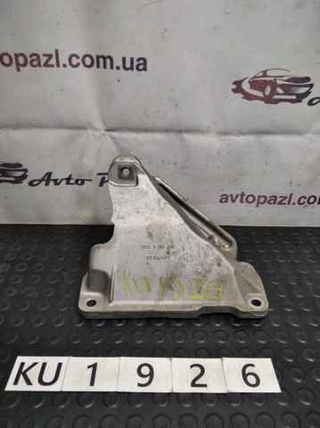 Кронштейн подушки (опори) двигуна, правої 22116784828 BMW