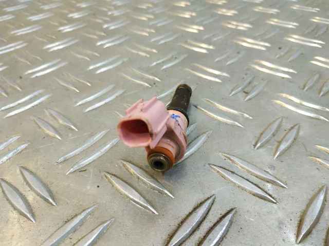 Форсунка вприску палива 2325031070 TOYOTA