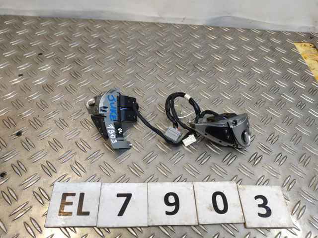 Блок кнопкових перемикачів рульового колеса 255501EL1A NISSAN