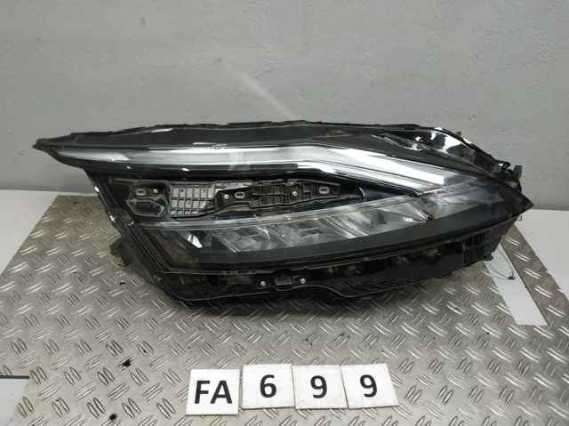 Фара правая 260106UN0C NISSAN
