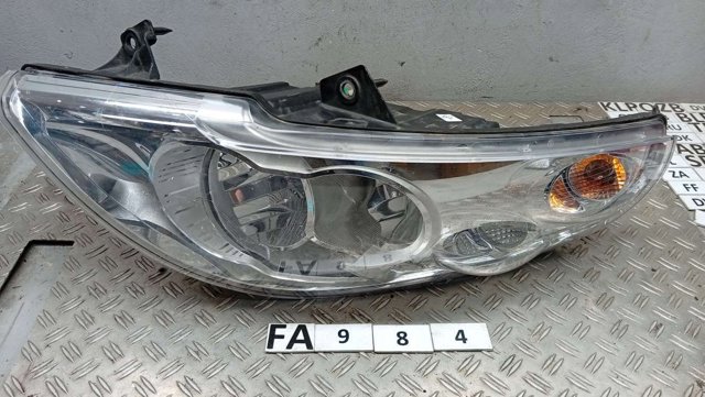 Фара правая 260608716R RENAULT