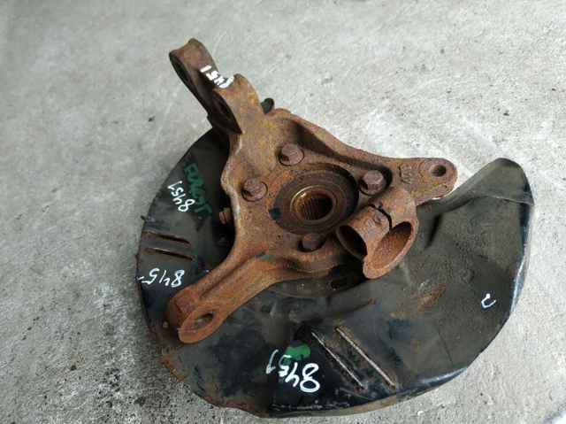 Цапфа поворотна права 28313AG000 SUBARU