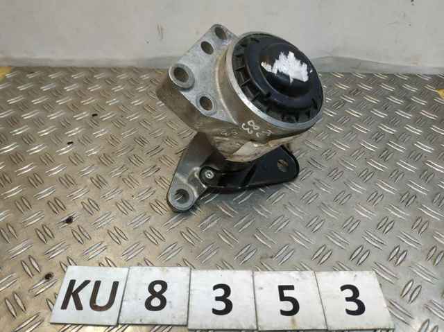 Подушка (опора) двигуна, права передня 31262708 VOLVO