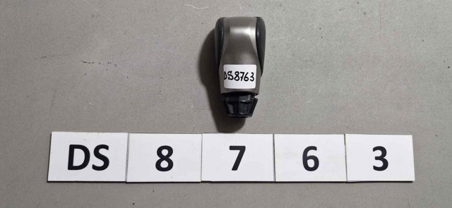 Ручка важеля коробки передач 3350453110C1 TOYOTA