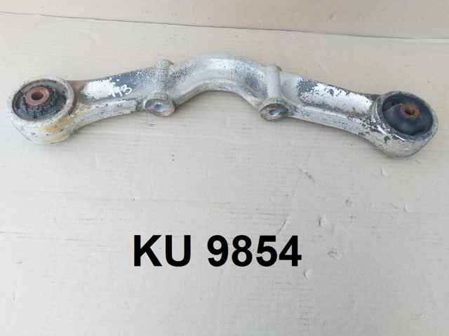 Сайлентблок траверси кріплення заднього редуктора, передній 3517A027 MITSUBISHI